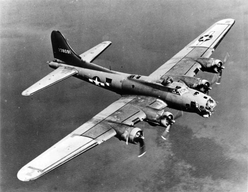 Американский тяжелый бомбардировщик B-17 Летающая крепость