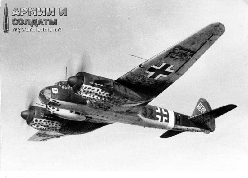 Горизонтальный и пикирующий бомбардировщик Ju-88 (Юнкерс-88)