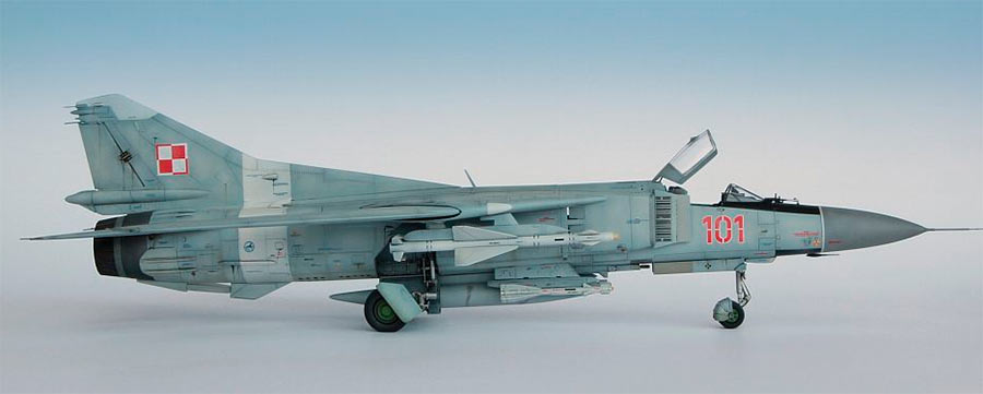 Модель истребителя МиГ-23