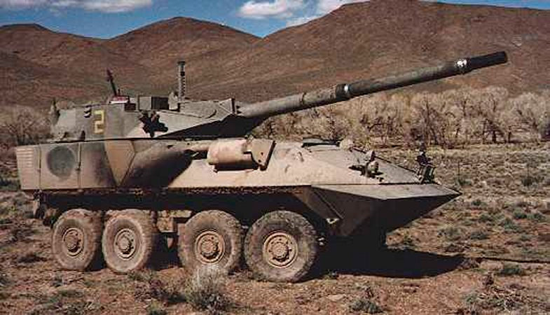 Колесный танк LAV-AG/LAV-105