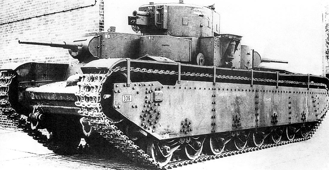 Трофейный советский танк Т-35 ИЗ 67-го танкового полка, на испытательном полигоне в немецком Куммерсдорфе. Цифры на листах брони - показатели их толщины.