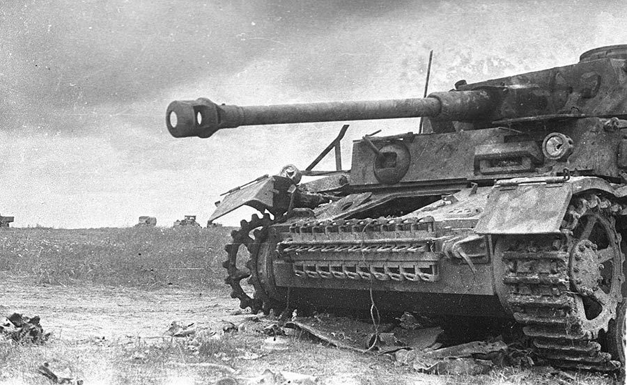 Разбитый германский танк Pz. IV