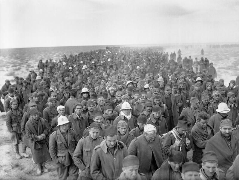 Итальянские военнопленные, захваченные в ходе операции 'Компас', 1940