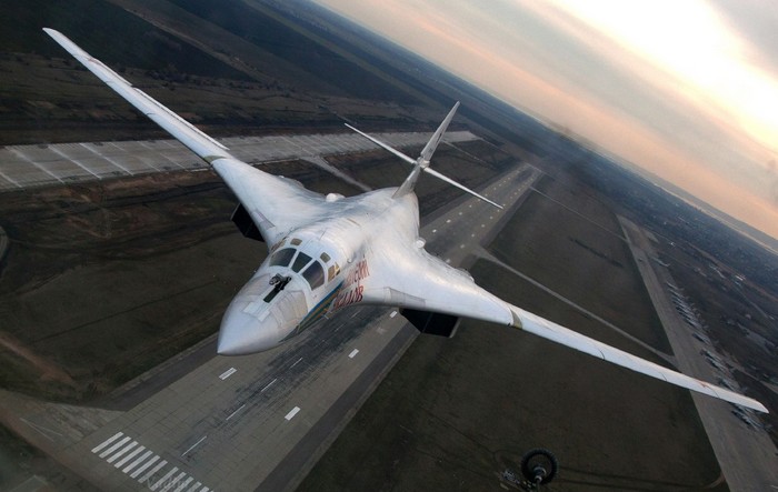 Ту-160 'Белый лебедь' стратегический ракетоносец-бомбардировщик