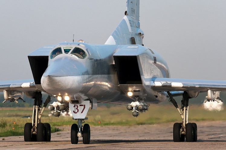 Ту-22М3 - ракетоносец-бомбардировщик