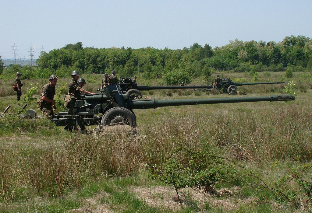 Противотанковая пушка МТ-12 (2А29) 'Рапира'