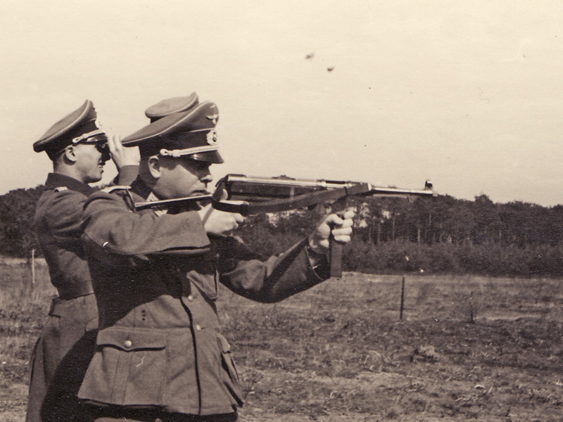 MP-40 - немецкий пистолет-пулемёт Второй мировой войны