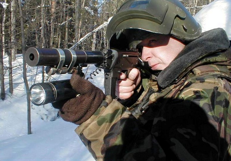 Пистолет-пулемёт ПП-91-01 «Кедр-Б» с интегрированным глушителем