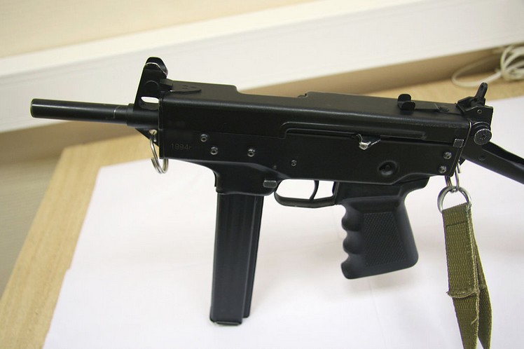 Пистолет-пулемет ПП-91 «Кедр»