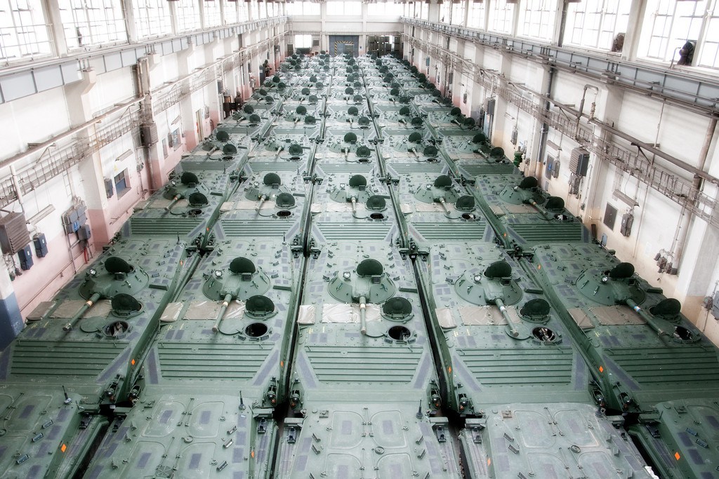Бывшие шведские БМП-1 (в свою очередь, бывшие армии ГДР), подготовленные чешской компанией Excalibur Army к поставке в Ирак.