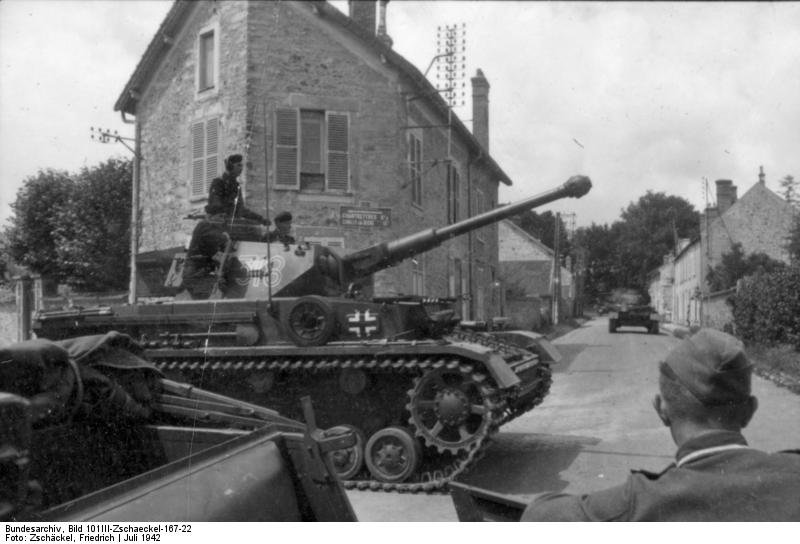 Танк Pz.Kpfw.IV Ausf.F2. Франция, июль 1942 года.