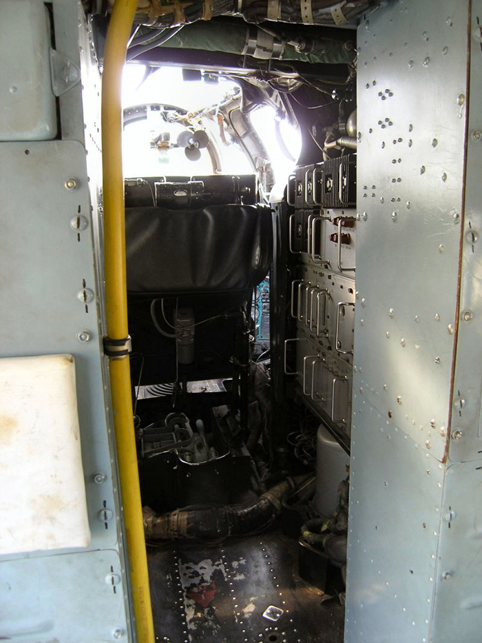 Внутри грузовой кабины Ми-24