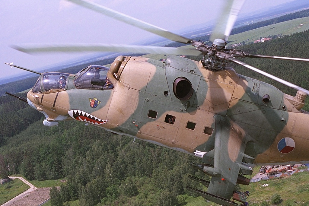 Ми-24 - армейский ударный вертолет 