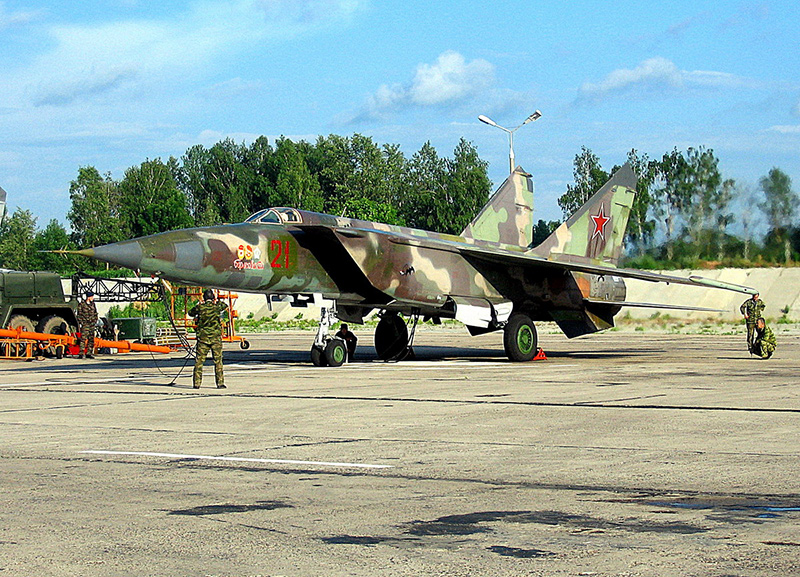 МиГ-25 - истребитель-перехватчик