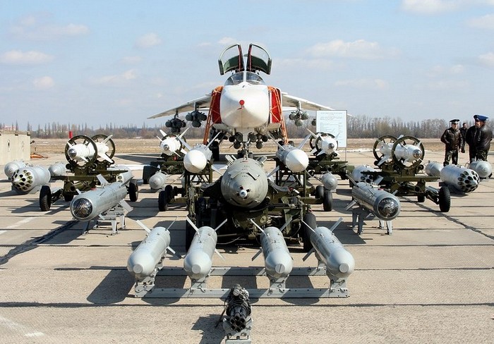 Бомбардировщик Су-24М