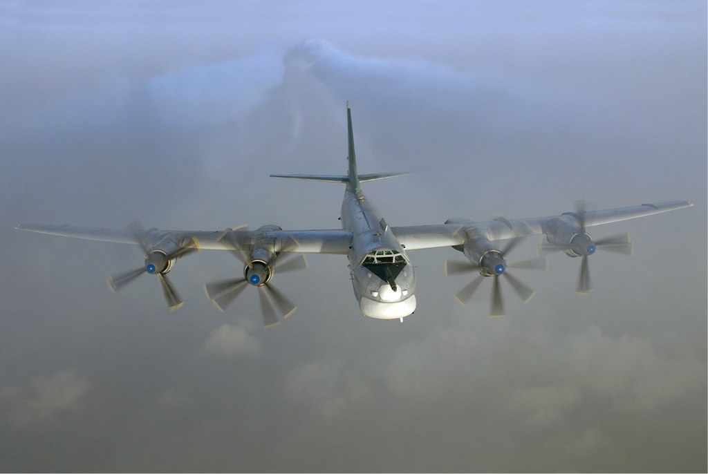 Ту-95МС «Медведь» - стратегический бомбардировщик-ракетоносец