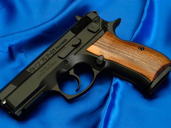 CZ-75 P01 — пистолет