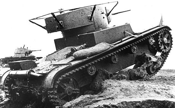 Легкий советский танк Т-26 