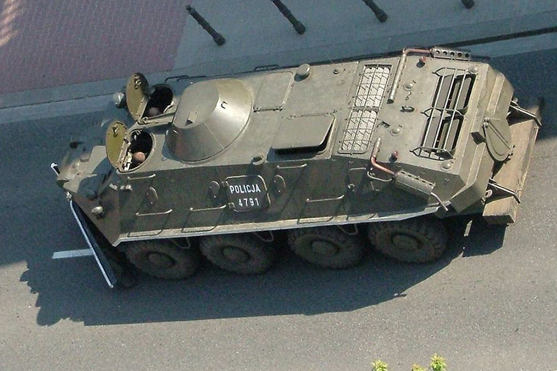 БТР-60ПБ польской полиции, с демонтированным вооружением