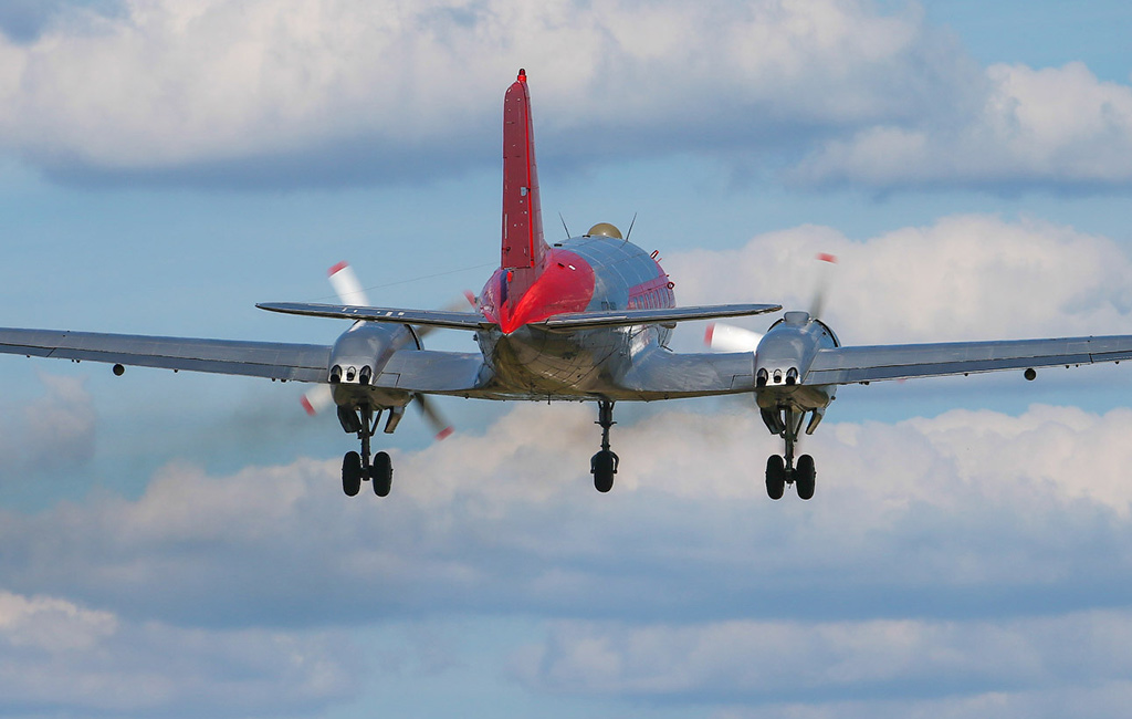 Ил-14 - пассажирский самолет