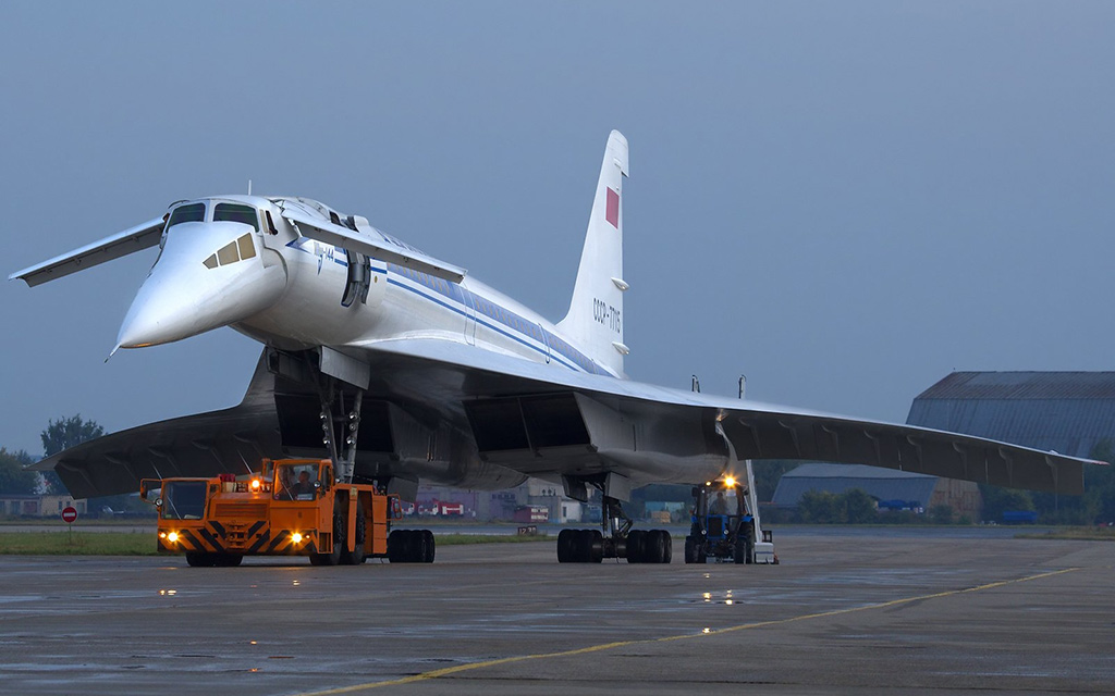 Ту-144 - сверхзвуковой пассажирский самолёт