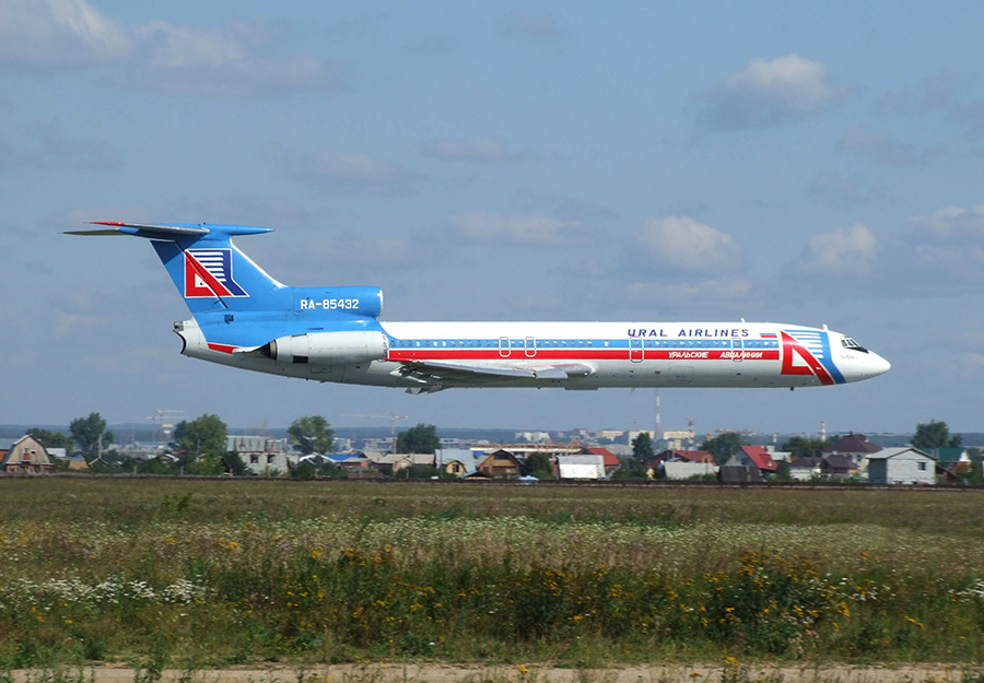 Ту-154 - пассажирский самолет