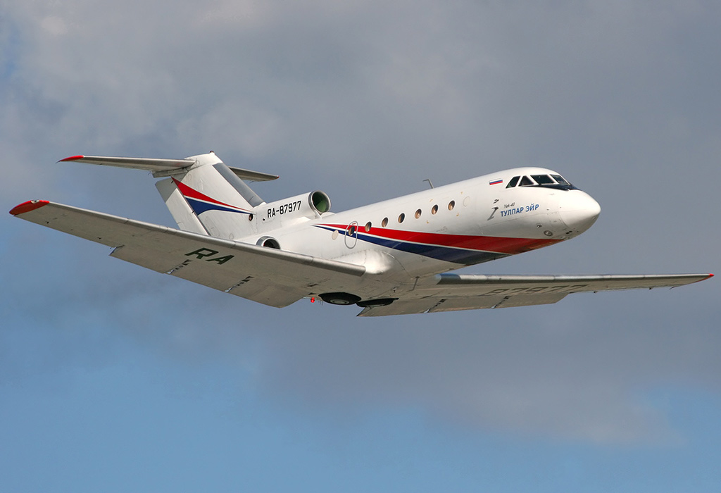 Як-40 - пассажирский самолет