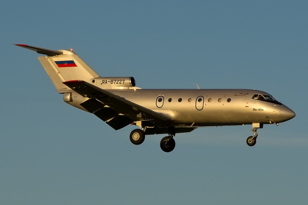 Як-40 - пассажирский самолет