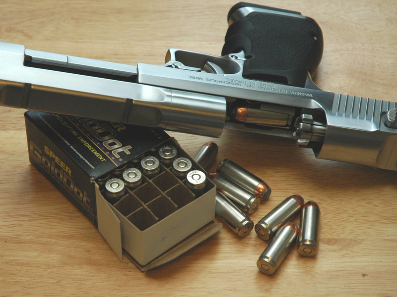 IMI Desert Eagle («Орел пустыни») - пистолет калибра 12,7 мм