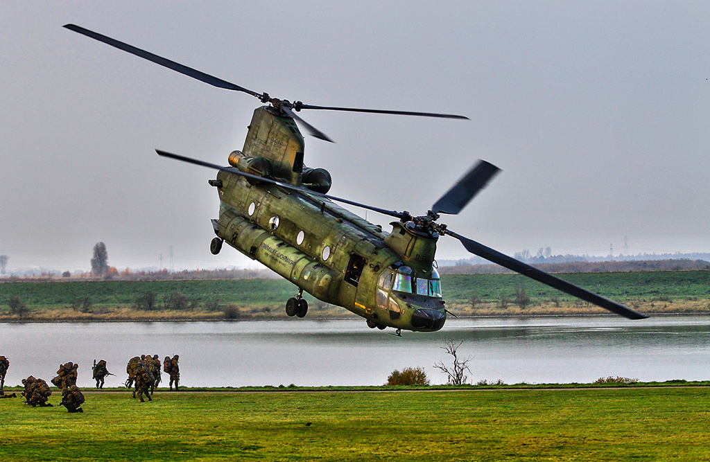 Boeing CH-47 Chinook — Википедия | vlr.eng.br