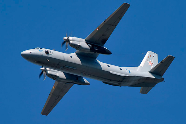 Ан-26 - военно-транспортный самолет