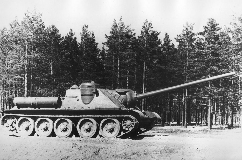 СУ-100 - самоходно-артиллерийская установка Красной Армии