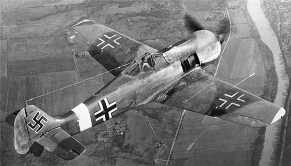 Фокке-Вульф Fw 190 - истребитель люфтваффе Второй мировой войны