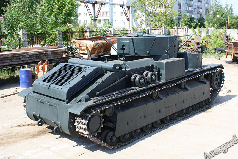 Т-28 - трехбашенный танк