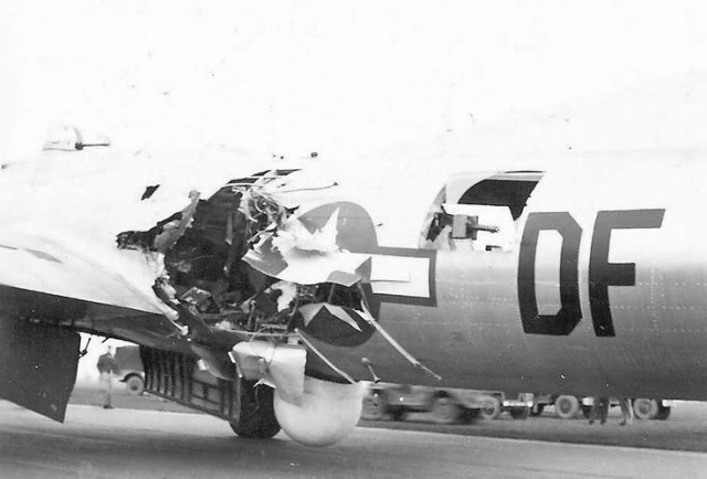 B-17 Летающая Крепость получившие повреждения
