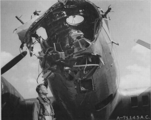 Боинг B-17G «Летающая Крепость» американский бомбардировщик