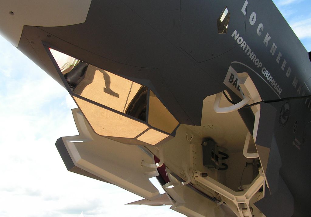 Оптико локационные станции F-35 с германиевыми линзами Френеля