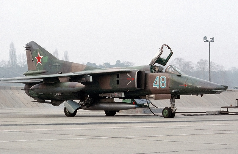 МиГ-27 - истребитель-бомбардировщик
