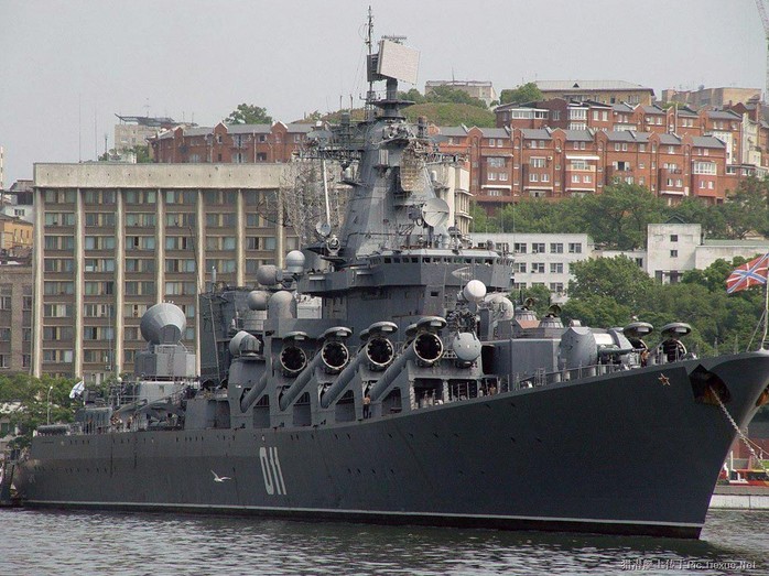 Ракетный крейсер 'Варяг' (Червона Украина) - флагман Тихоокеанского флота России
