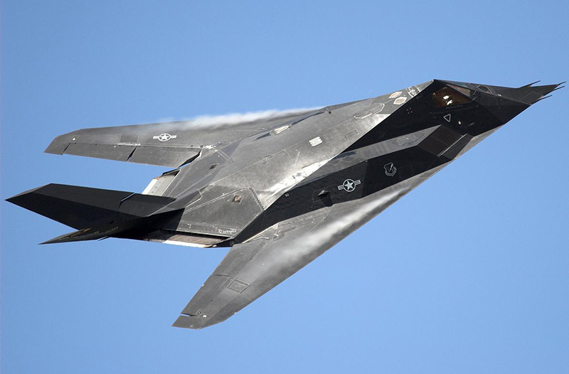 Локхид F-117 «Найт Хок» - американский малозаметный самолет