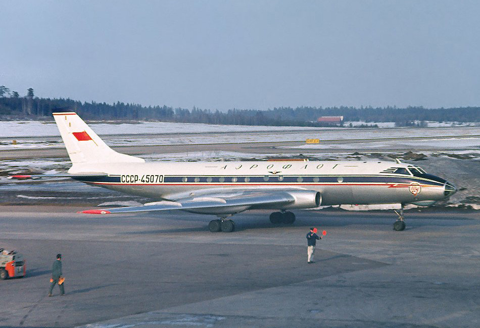 Ту-124 - пассажирский авиалайнер