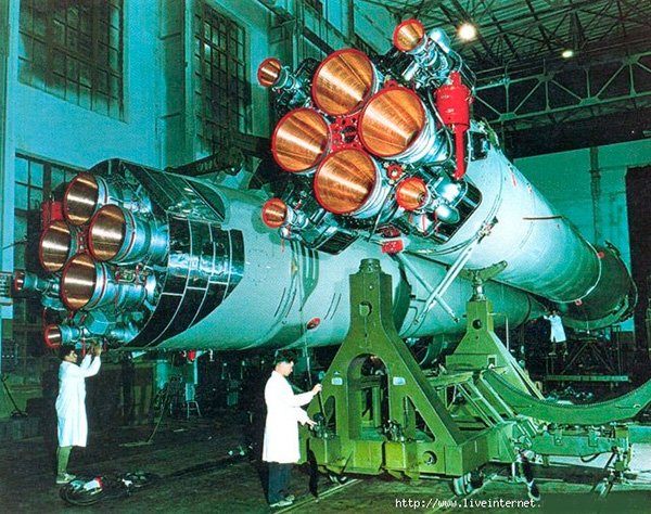 Р-7 8К71 (SS-6 Sapwood) — двухступенчатая межконтинентальная баллистическая ракета