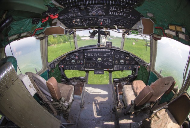 Ми-10 - фото кабины пилотов