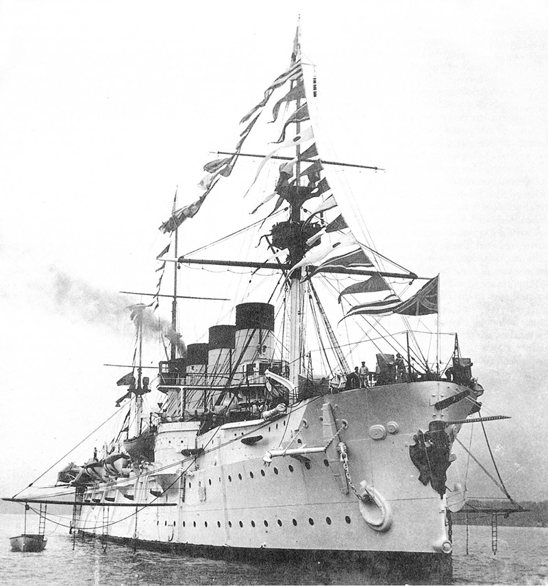 Крейсер «Россия» в Йокогаме 
