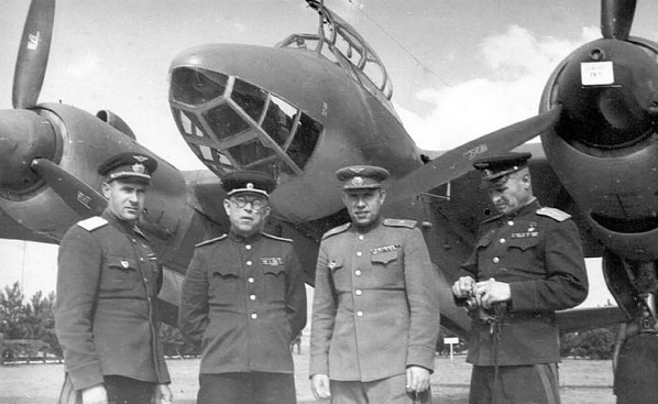 Ту-2 (АНТ-58) - фронтовой пикирующий бомбардировщик