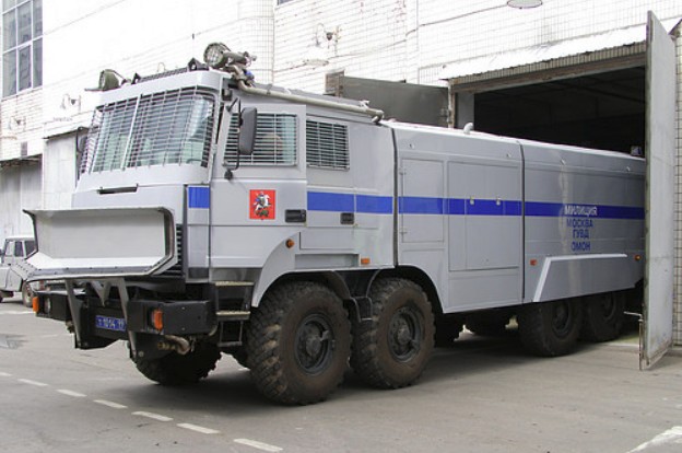 УРАЛ-532362 'Лавина-Ураган' - бронированный водометный спецавтомобиль