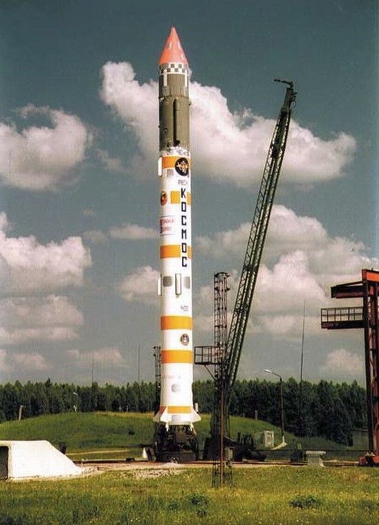 «Космос-3М» (11К65М) - двухступенчатая ракета-носитель среднего класса