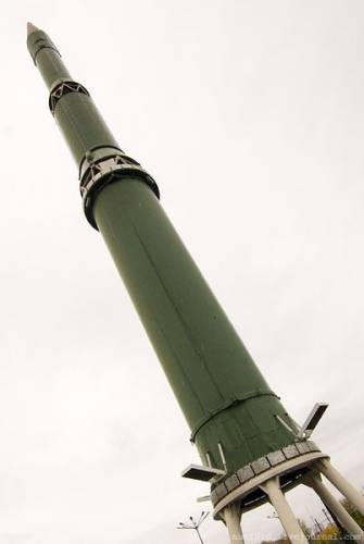 РТ-2 (8К98), РТ-2П (8К98П) - межконтинентальная баллистическая ракета