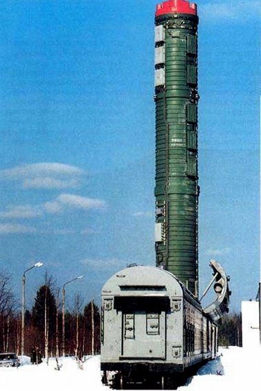 РТ-23УТТХ 'Молодец' (15Ж61) - железнодорожный ракетный комплекс