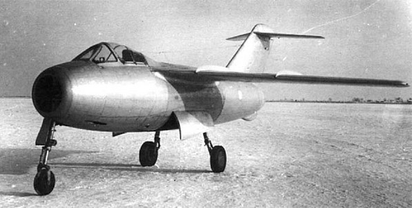 Истребитель Ла-15